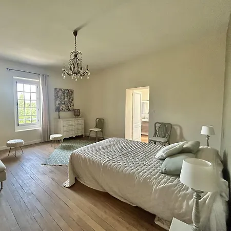 Holiday home Chateau De Charme Proche De St Emilion