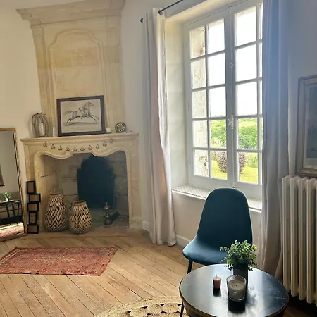 Holiday home Chateau De Charme Proche De St Emilion Nerigean