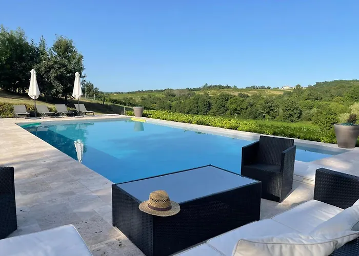 Chateau De Charme Proche De St Emilion